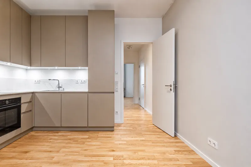 Hochwertige 2,5-Zimmer-Wohnung mit Einbauküche im Herzen von Berlin — photo 1